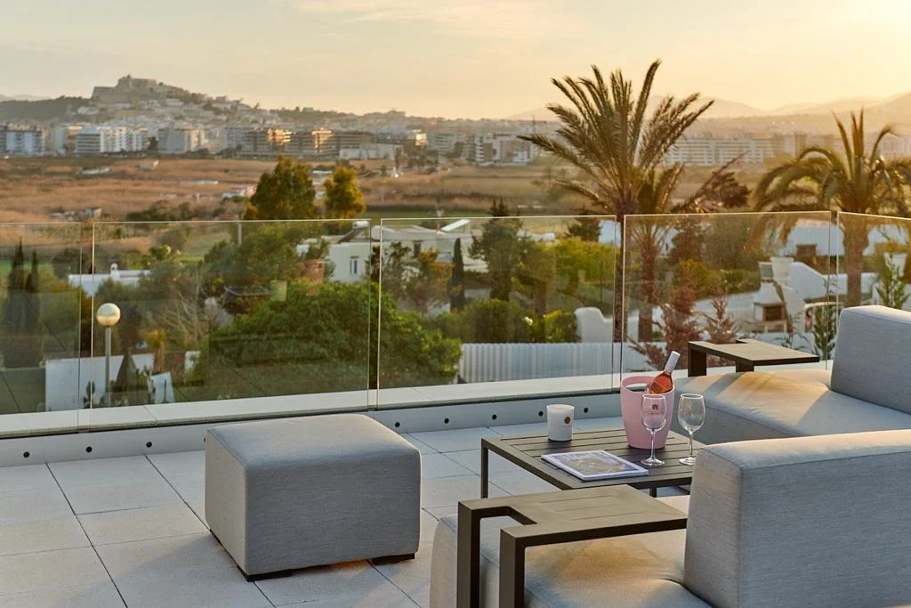 afaf0c07-78bf-423a-ad32-28788b52985b