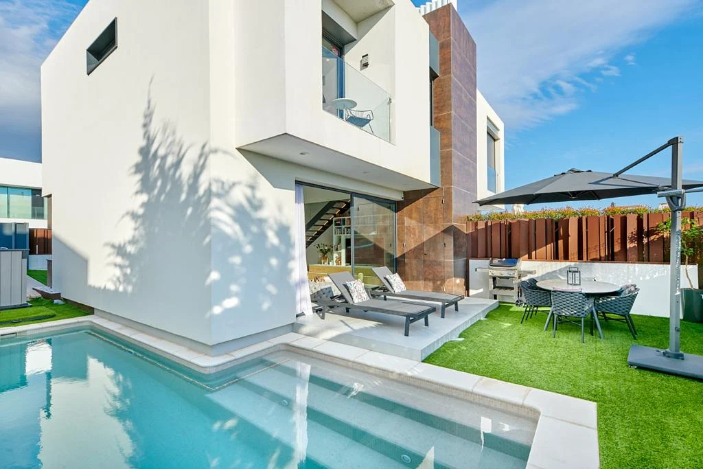 b1120108-e243-4c95-8ce0-5b5fc571be09