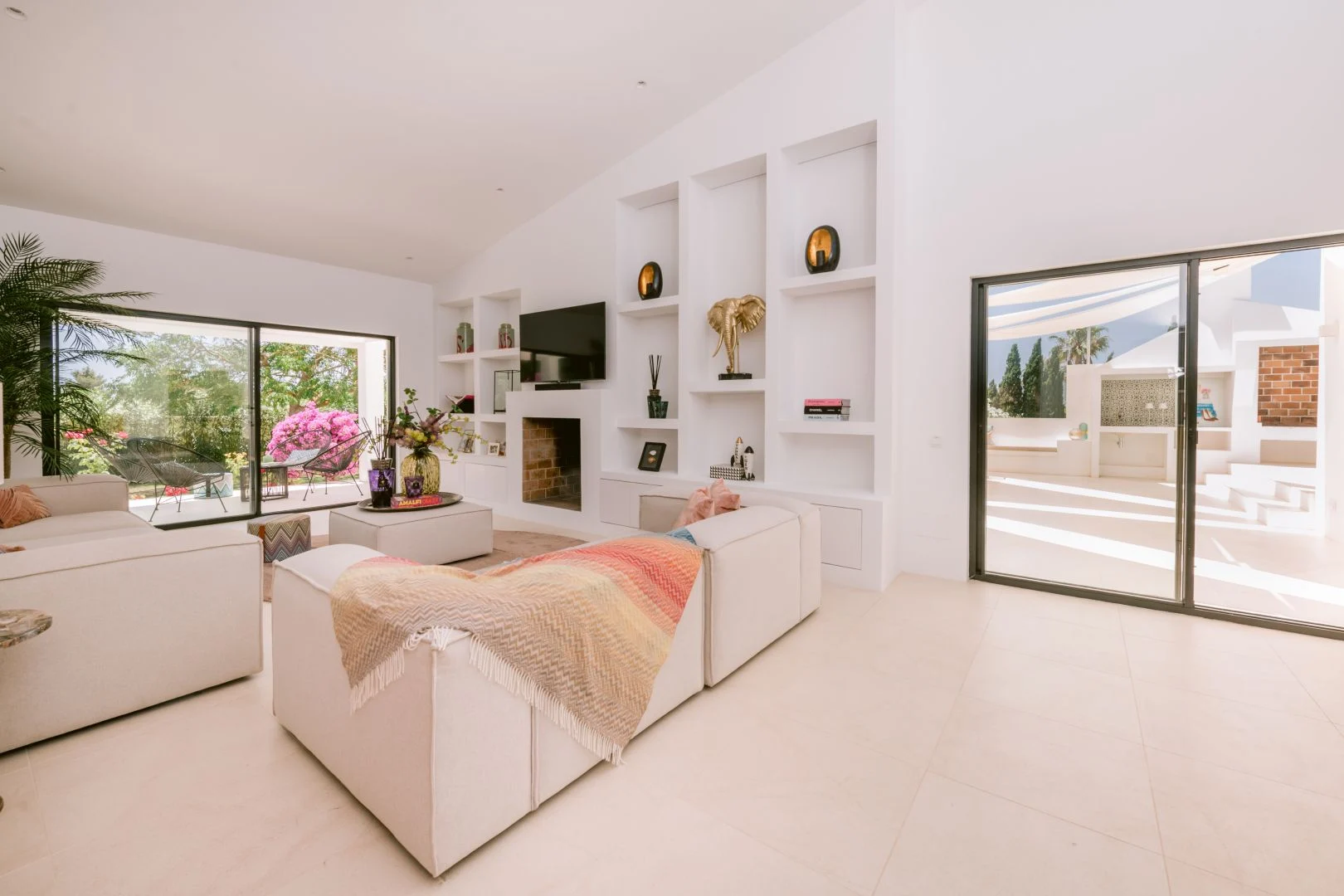 20220825145429000000_Villa-for-sale-Ibiza-Estates14